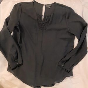 Black women’s top. Size medium. Great condition